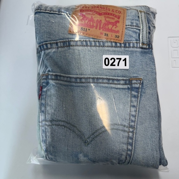 Levis Jeans Mens 31 Blue 511 Straight Light Wash NWT - Picture 14 of 14